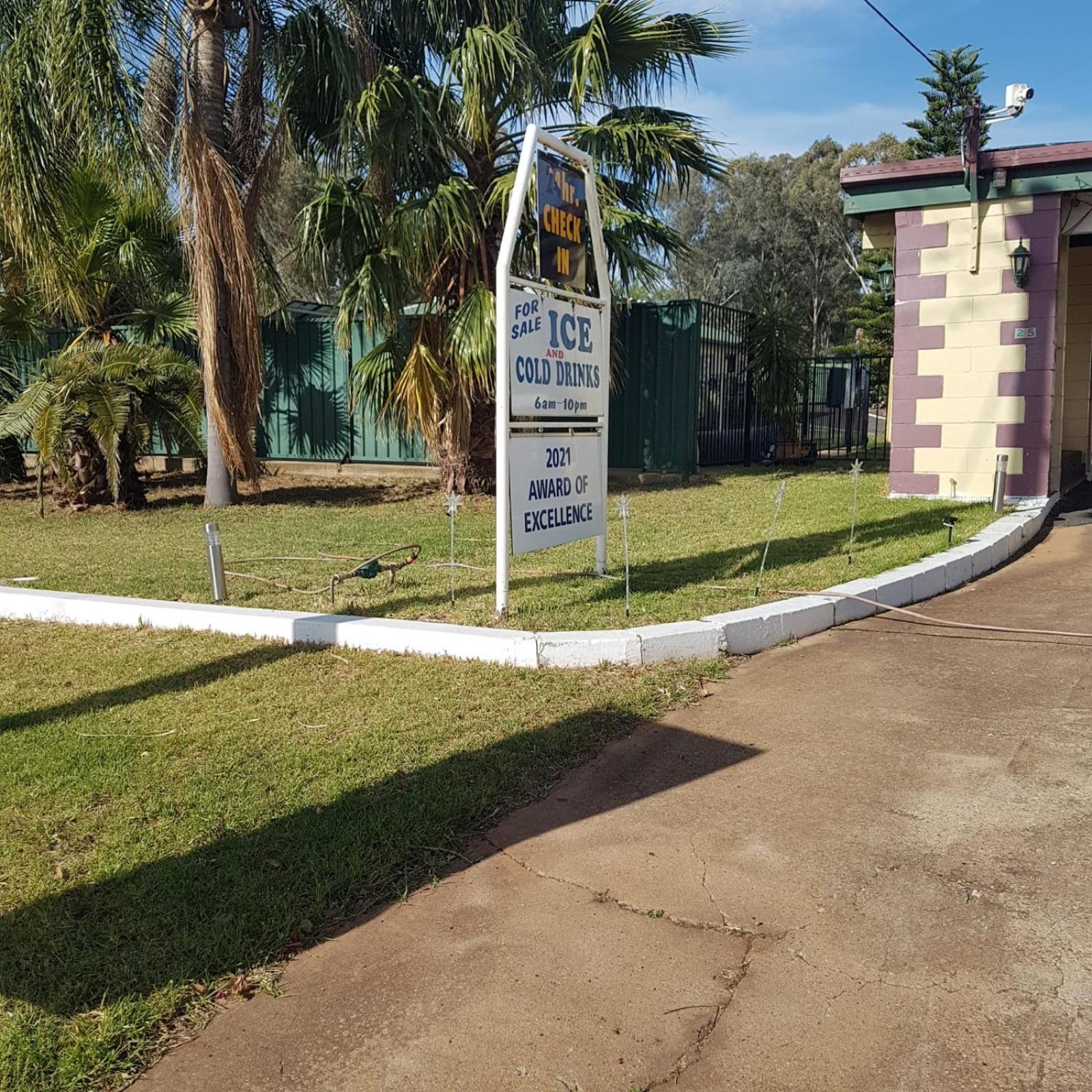 Golden Peak Motel Peakhill Peak Hill Kültér fotó